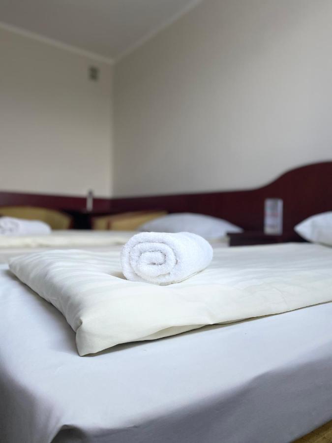 Dom Turysty Sanok Aparthotel Kültér fotó
