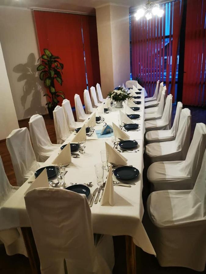 Dom Turysty Sanok Aparthotel Kültér fotó