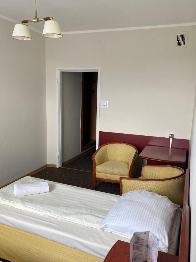 Dom Turysty Sanok Aparthotel Kültér fotó