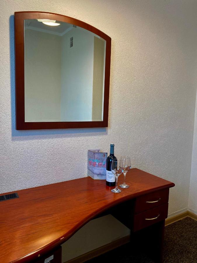 Dom Turysty Sanok Aparthotel Kültér fotó