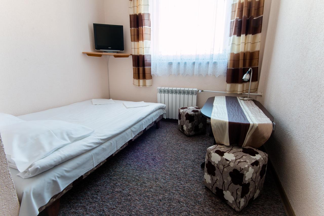 Dom Turysty Sanok Aparthotel Kültér fotó