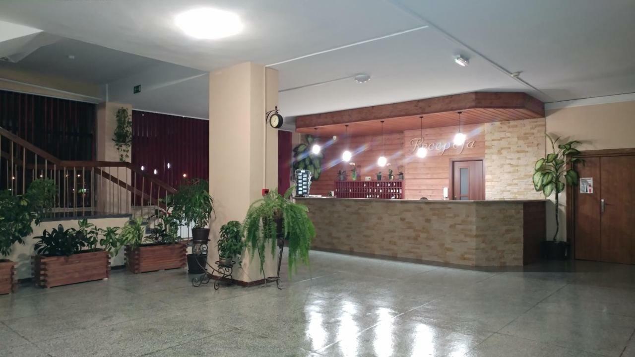 Dom Turysty Sanok Aparthotel Kültér fotó