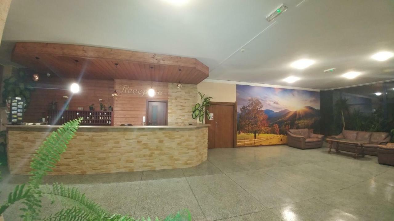 Dom Turysty Sanok Aparthotel Kültér fotó